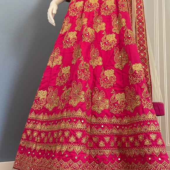 Pink Embroidered Bridal Lehenga Size Small - Picture 4 of 16